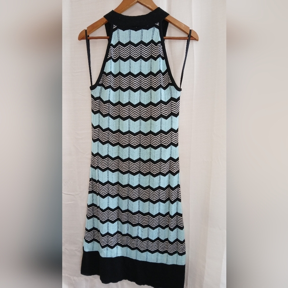 Wrapper dress - Picture 3 of 5